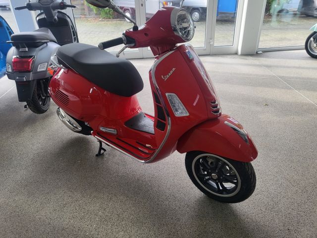 Vespa GTS 310 Super E5 + Rosso