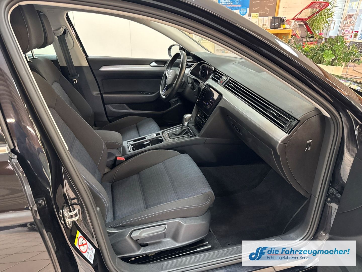 Fahrzeugabbildung Volkswagen Passat Variant GTE Navi Digitales Cockpit Massag