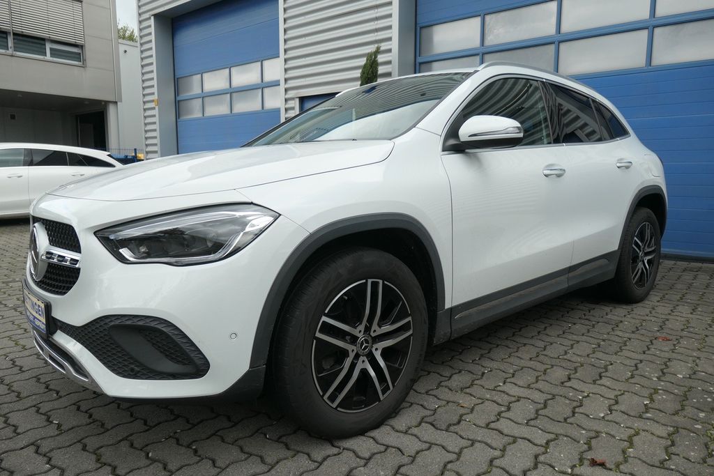 Image of Mercedes-Benz GLA 200