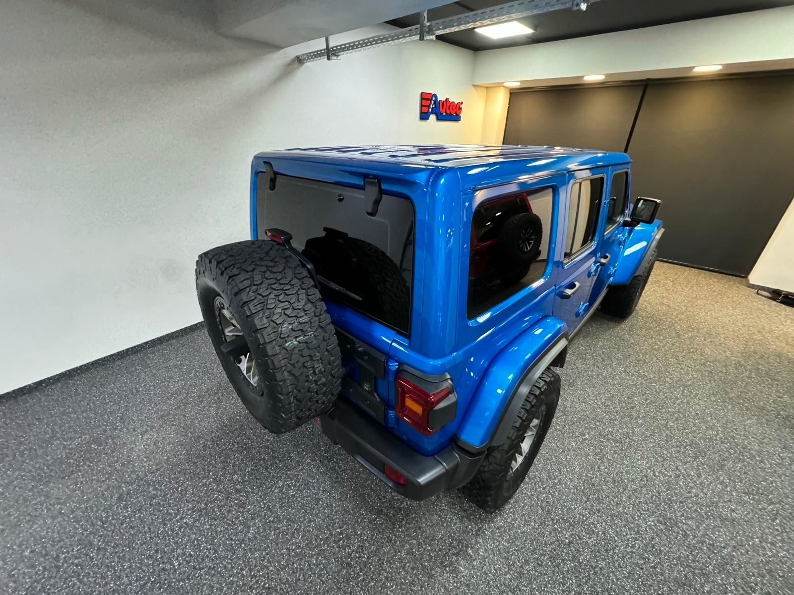 Fahrzeugabbildung Jeep RUBICON 392-6.4L HEMI V8-RECON 35"-STEEL BUMPER