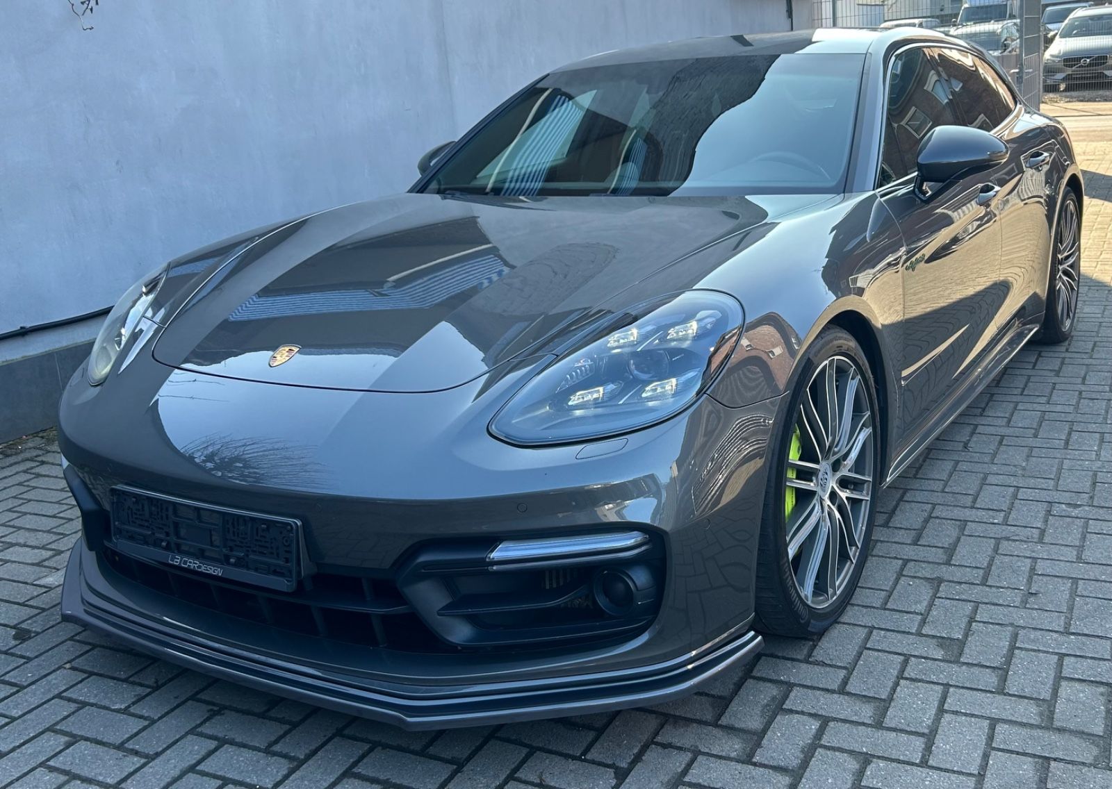 PORSCHE Panamera