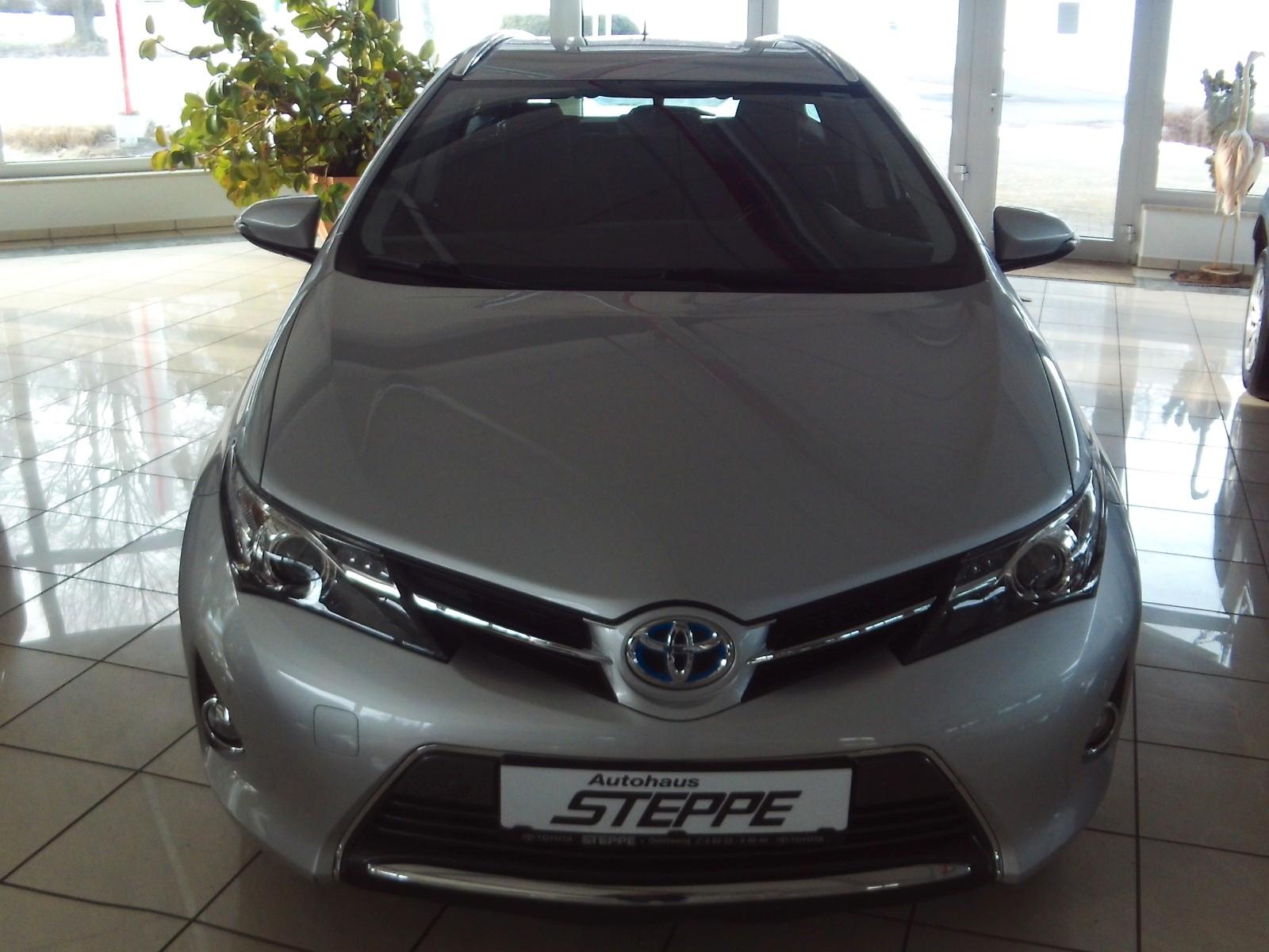 Toyota Auris Touring Sports Hybrid Life+