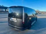 Hyundai STARIA 2.2 CRDi Premium 7-Sitzer Auto 4WD - Hyundai STARIA: Von Privat