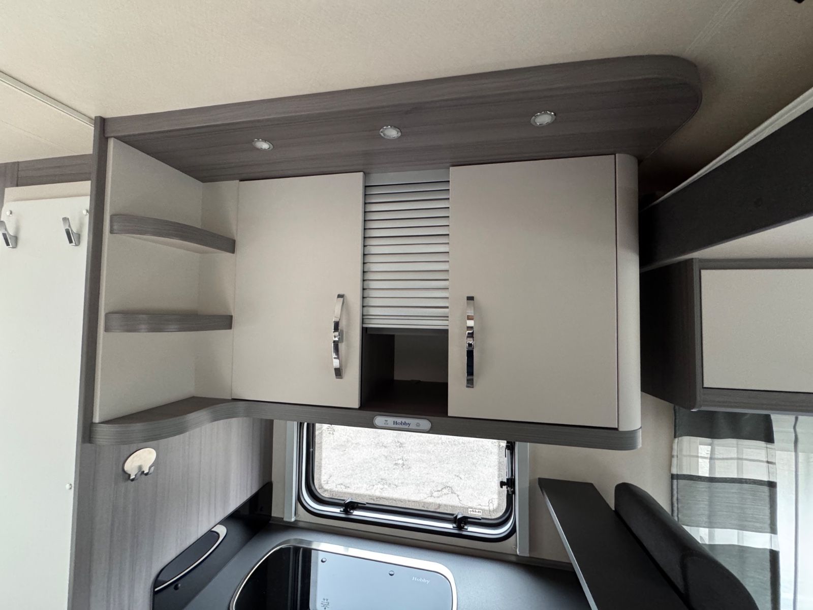 Fahrzeugabbildung Hobby T 65 HFL Optima on Tour Hubbett