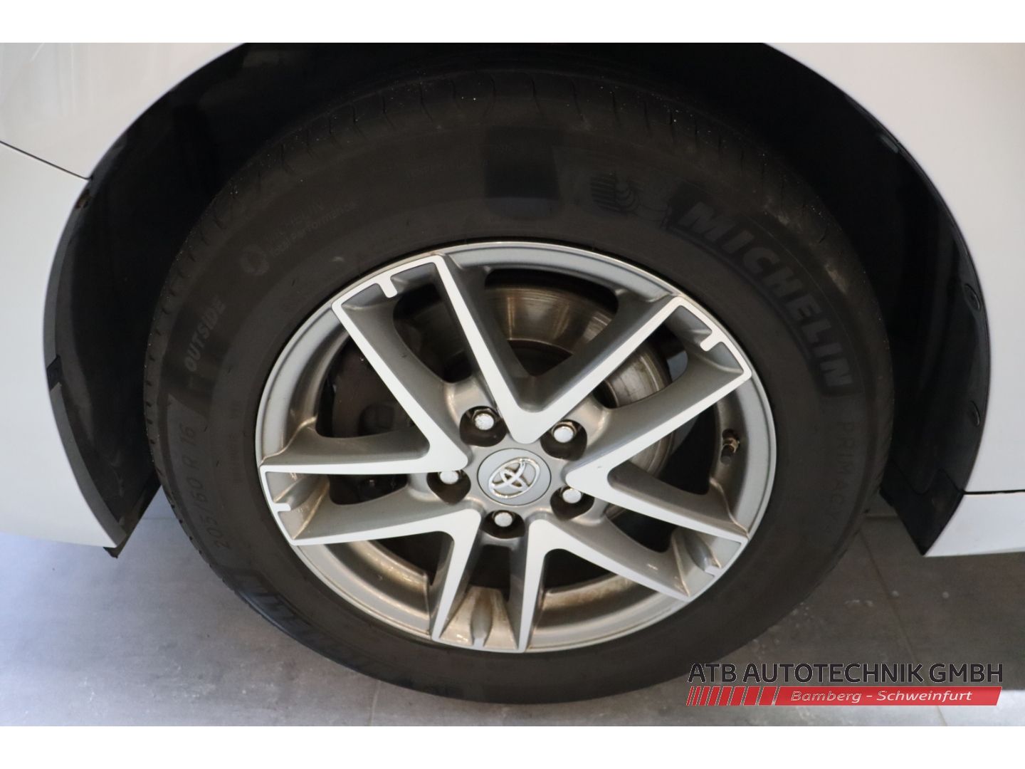 Fahrzeugabbildung Toyota Verso 1.8l Multidrive S Skyview Edition 5-Sitzer