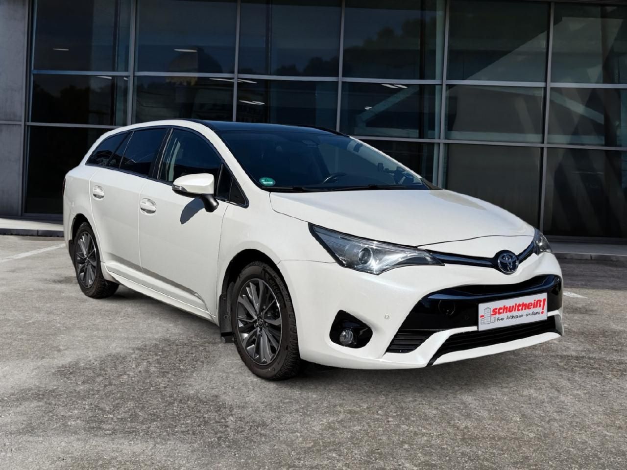 Fahrzeugabbildung Toyota Avensis Touring Sports Business Edition