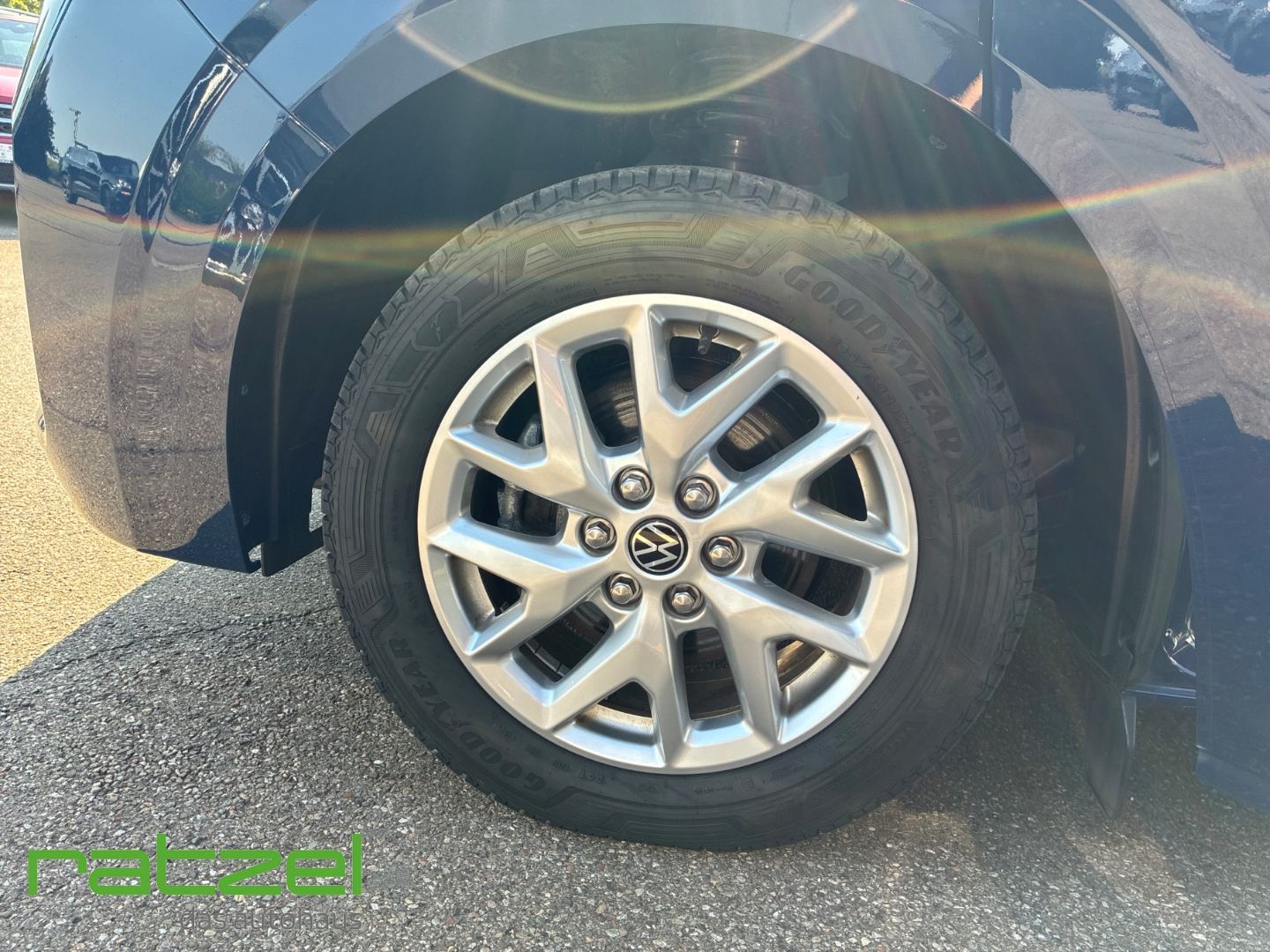 Fahrzeugabbildung Volkswagen T7 Caravelle Style 2.0 TDI DSG Navi Digitales Co