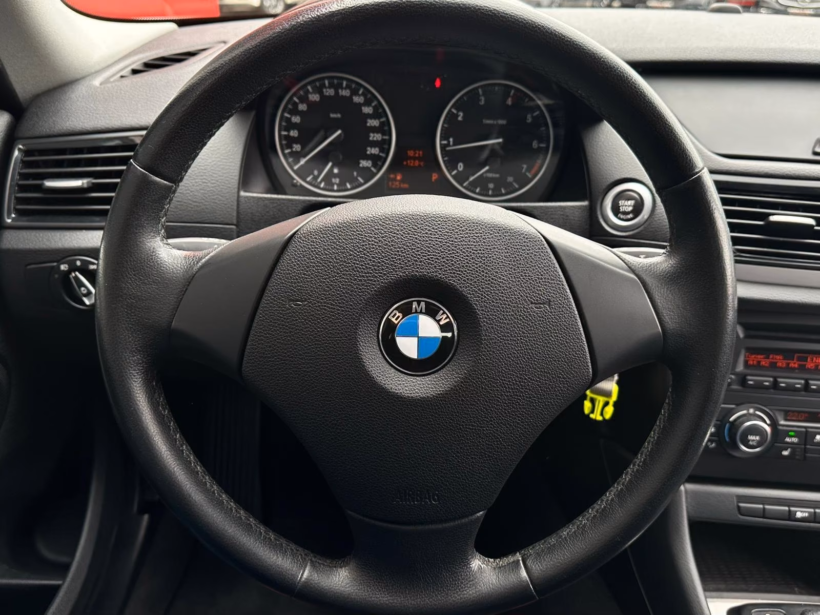 BMW X1 E84 sDrive18i 150 ch • BVA • Bi-Xénon • Sièges chauffants • Attelage