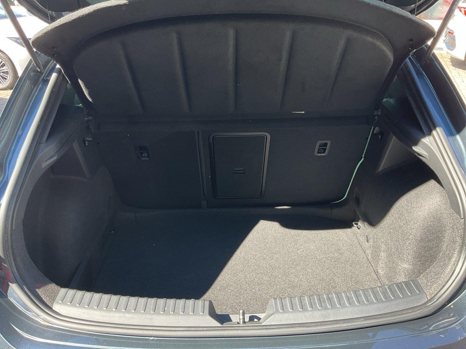 Cupra Leon 2.0 TSI VZ ACC + LED + Navi + LM 19Z