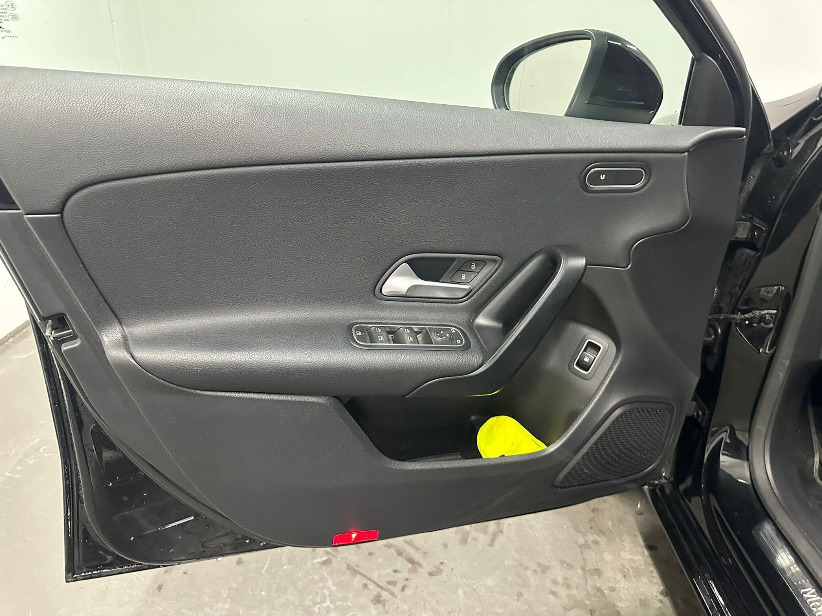 Fahrzeugabbildung Mercedes-Benz A 250 e DCT*STYLE*KAMERA*PDC*NAVI*AMBIL*LED