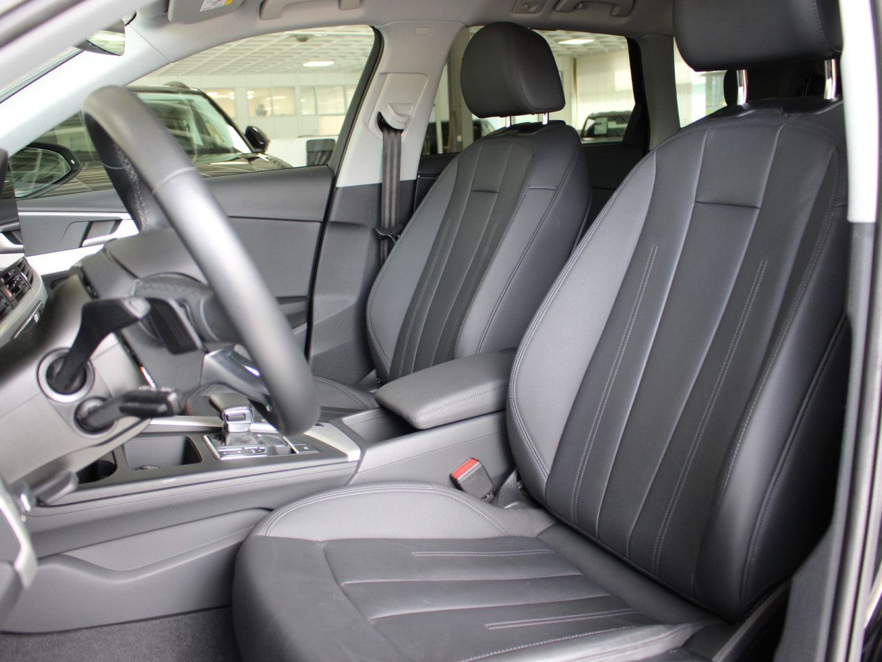 Fahrzeugabbildung Audi A4 Avant 35 TFSI advanced ACC/RFK/Navi/Leder