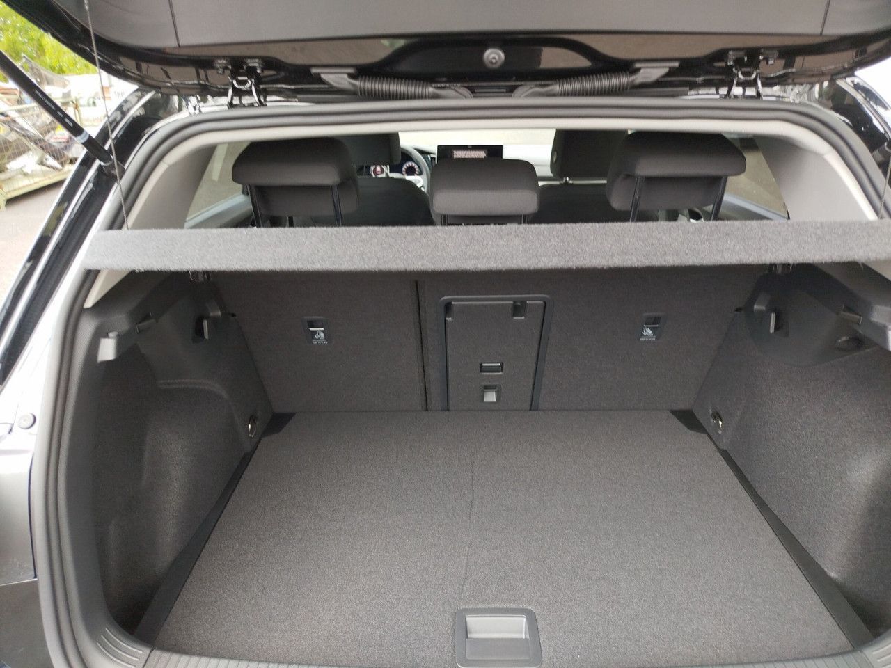 Fahrzeugabbildung Volkswagen Golf Life 1.5 l TSI OPF 85 kW (116 PS) 6-Gang