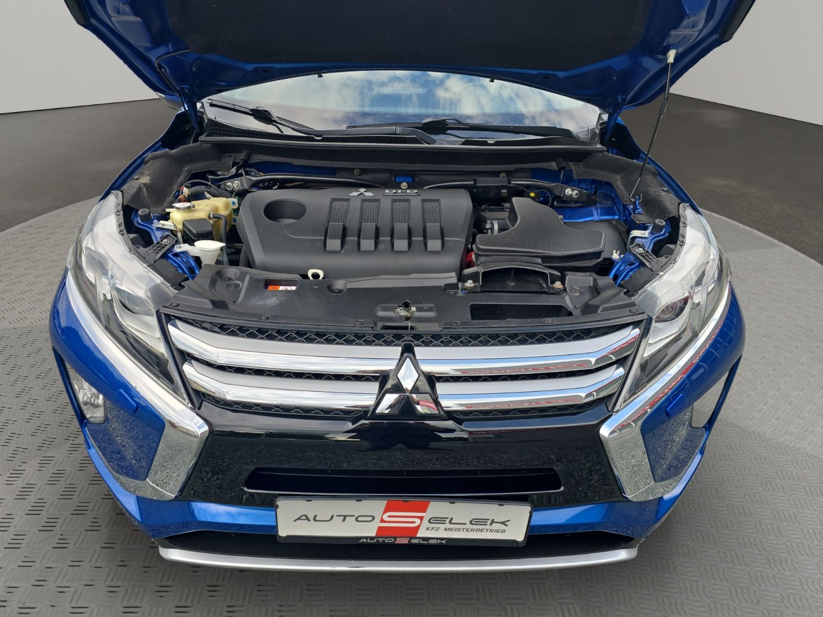 Fahrzeugabbildung Mitsubishi Eclipse Cross Spirit+ 4WD LED SPUR  AHK