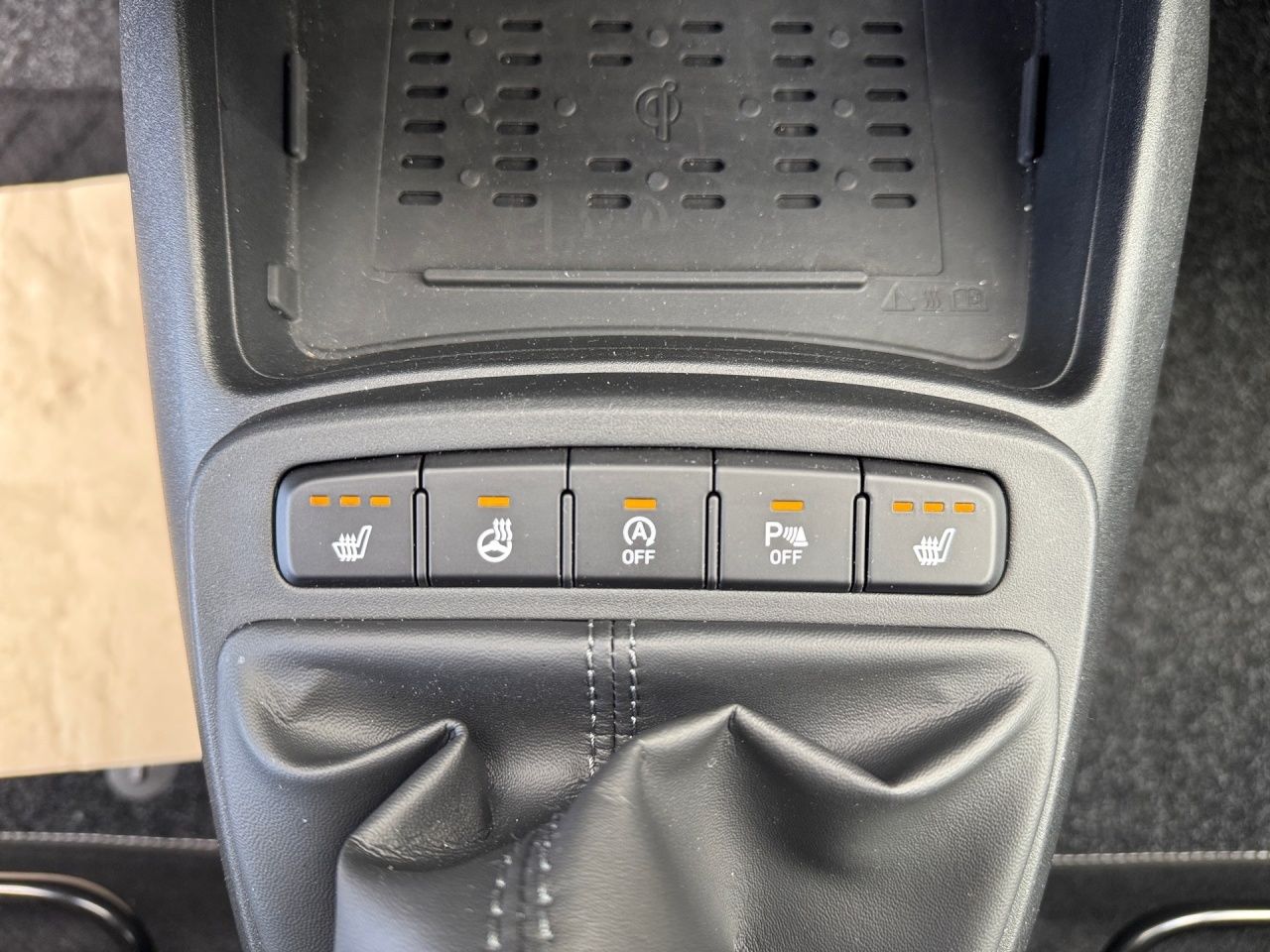 Fahrzeugabbildung Hyundai i10 TREND NAVI*KLIMAAT*TEMPOM*DAB*SHZ*LHZ*DAB*