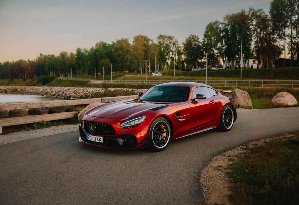 Mercedes-Benz AMG GT R