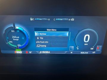 Ford F150 Lightning Lariat  gross Batterie im Vorlauf