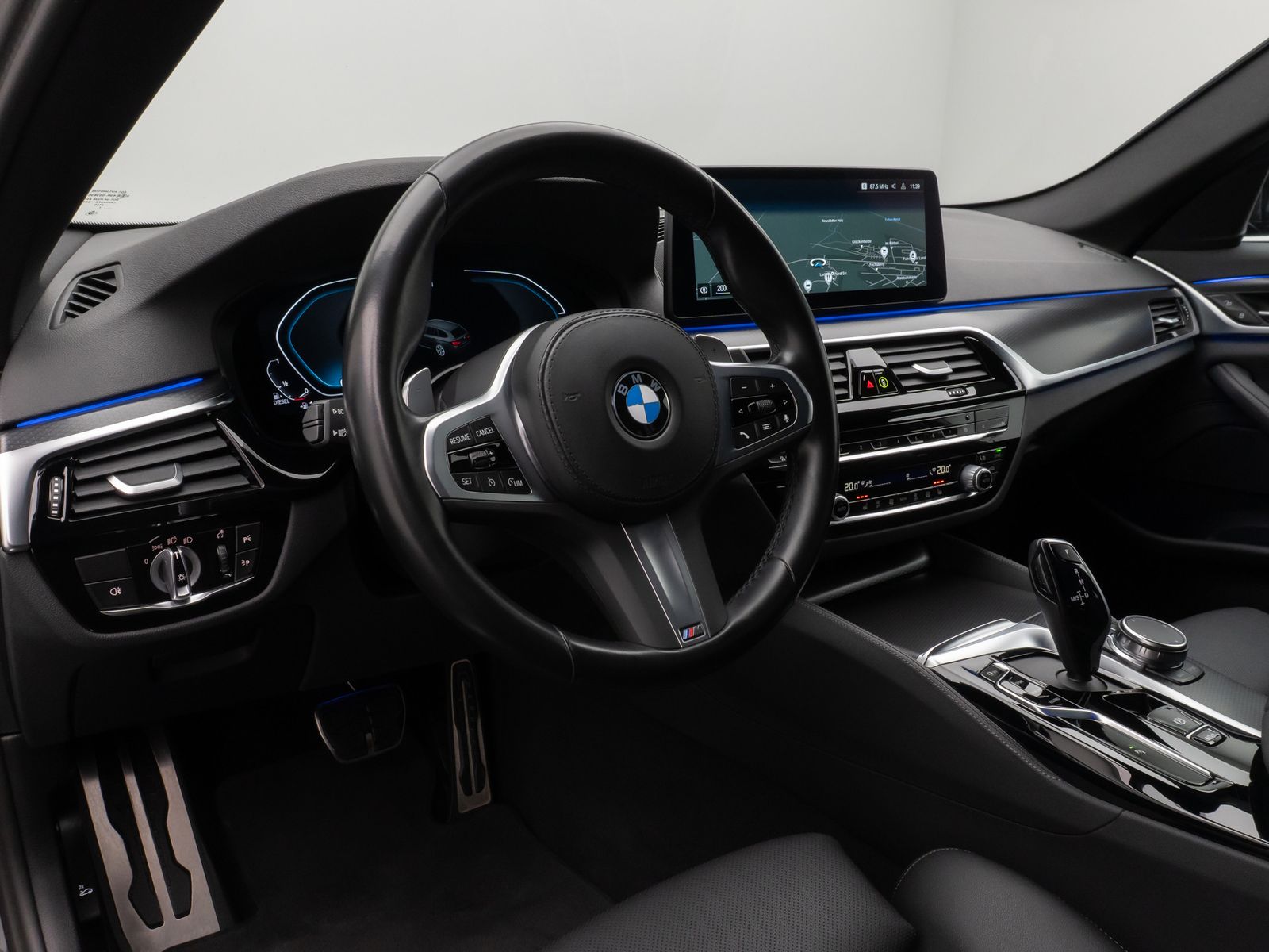 Fahrzeugabbildung BMW 530d xD M Sport DAB CockPitPro PDC Alarm 20Zoll