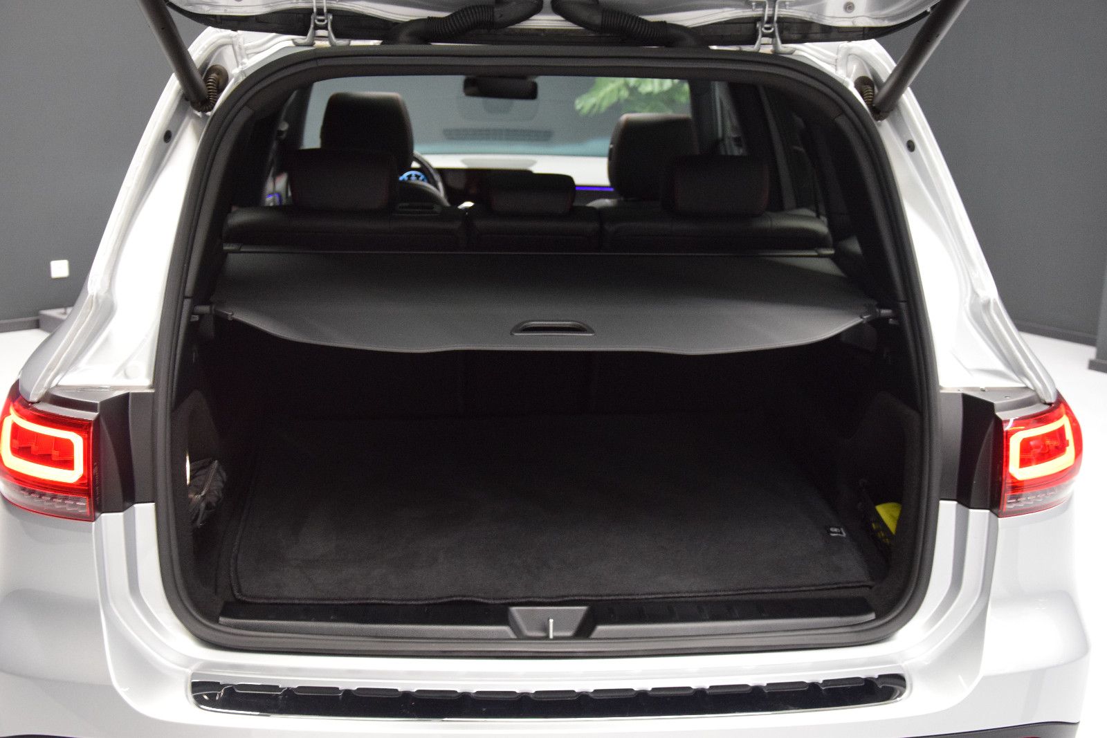 Fahrzeugabbildung Mercedes-Benz GLB 220 d AMG Line Pano. Kamera LED AHK 20 Zoll
