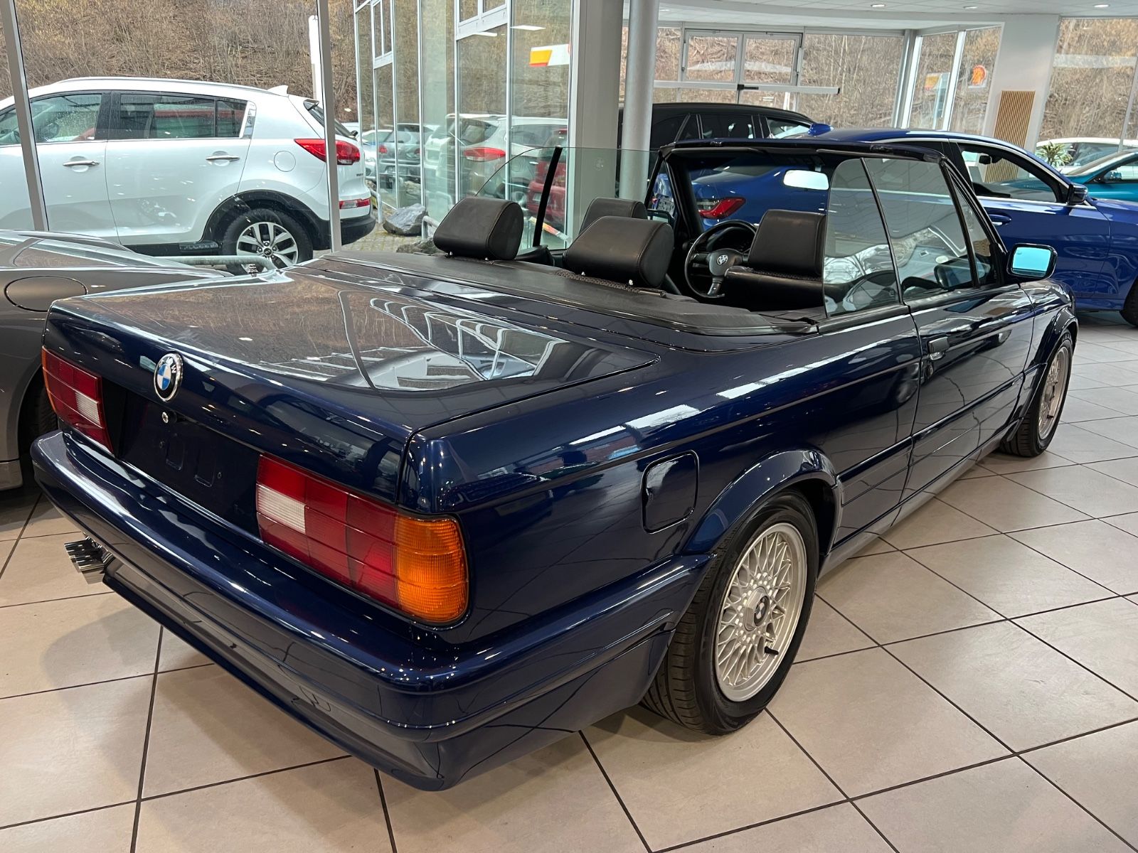 Fahrzeugabbildung BMW 325i E30 Cabrio M Technik 2 LAST EDITION *1of250