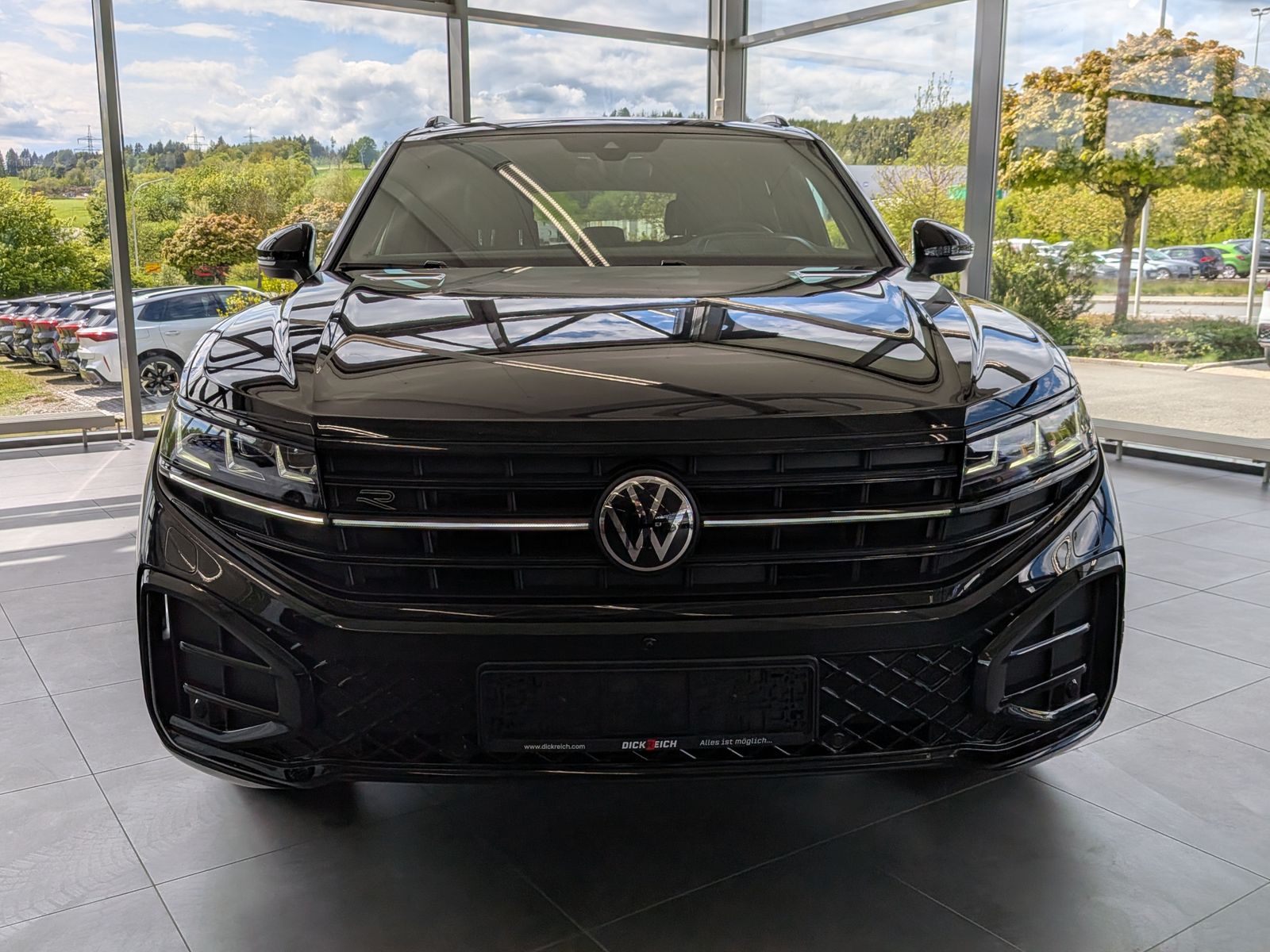 Fahrzeugabbildung Volkswagen Touareg 3.0TDI 4M R-Line VOLL Black 22" UPE 114T