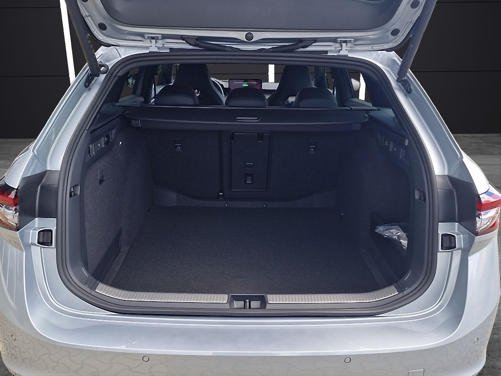 Fahrzeugabbildung SKODA Superb Combi 2.0 TSI  4x4 Sportline LED MATRIX A