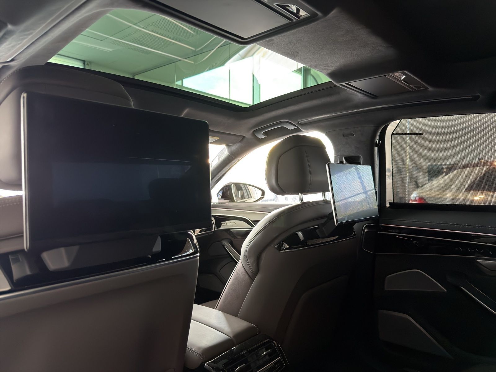 Audi A8 - Bild 18