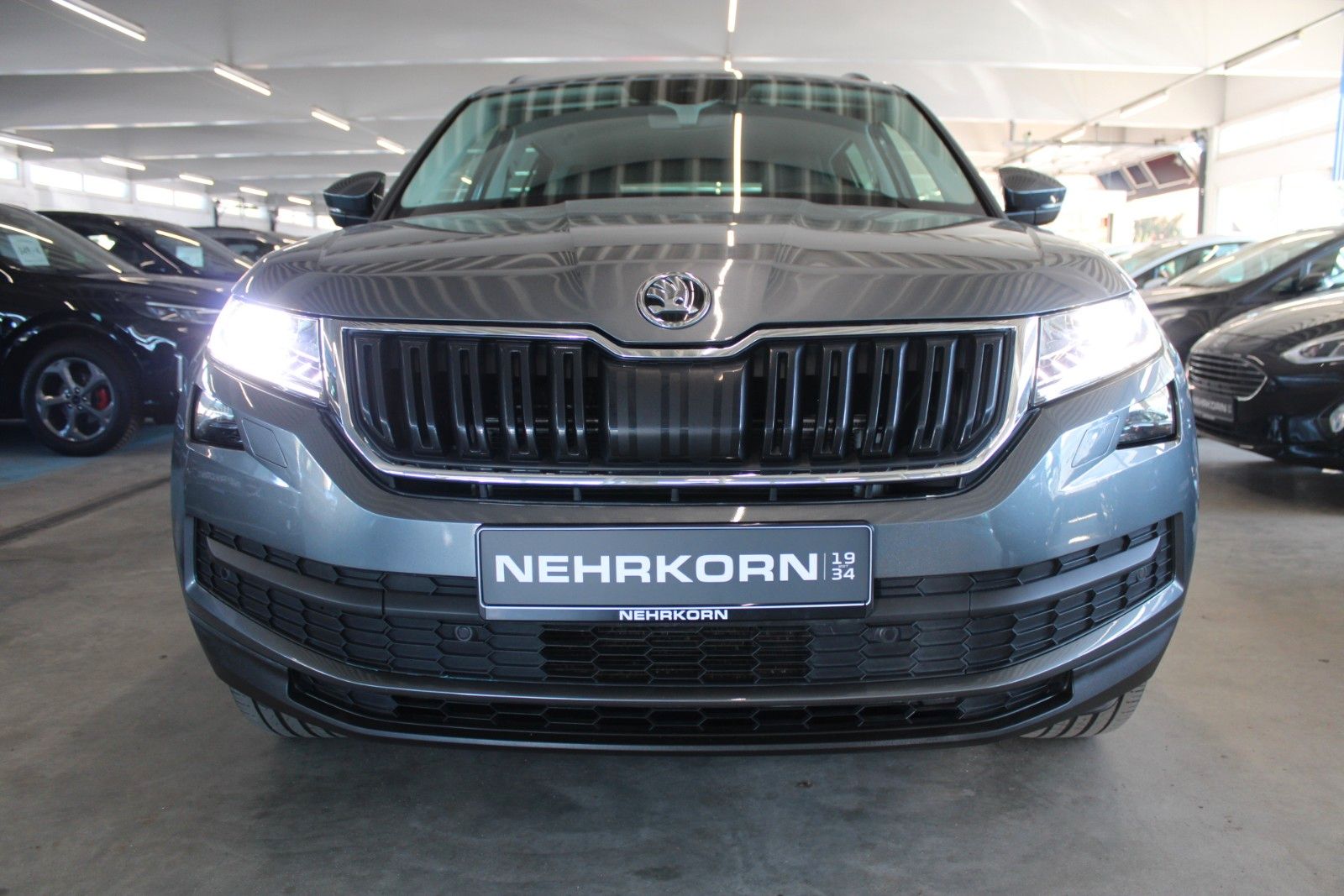 Fahrzeugabbildung SKODA Kodiaq DSG 4x4 SOLEIL LED AHK LEDER ACC STDHZ