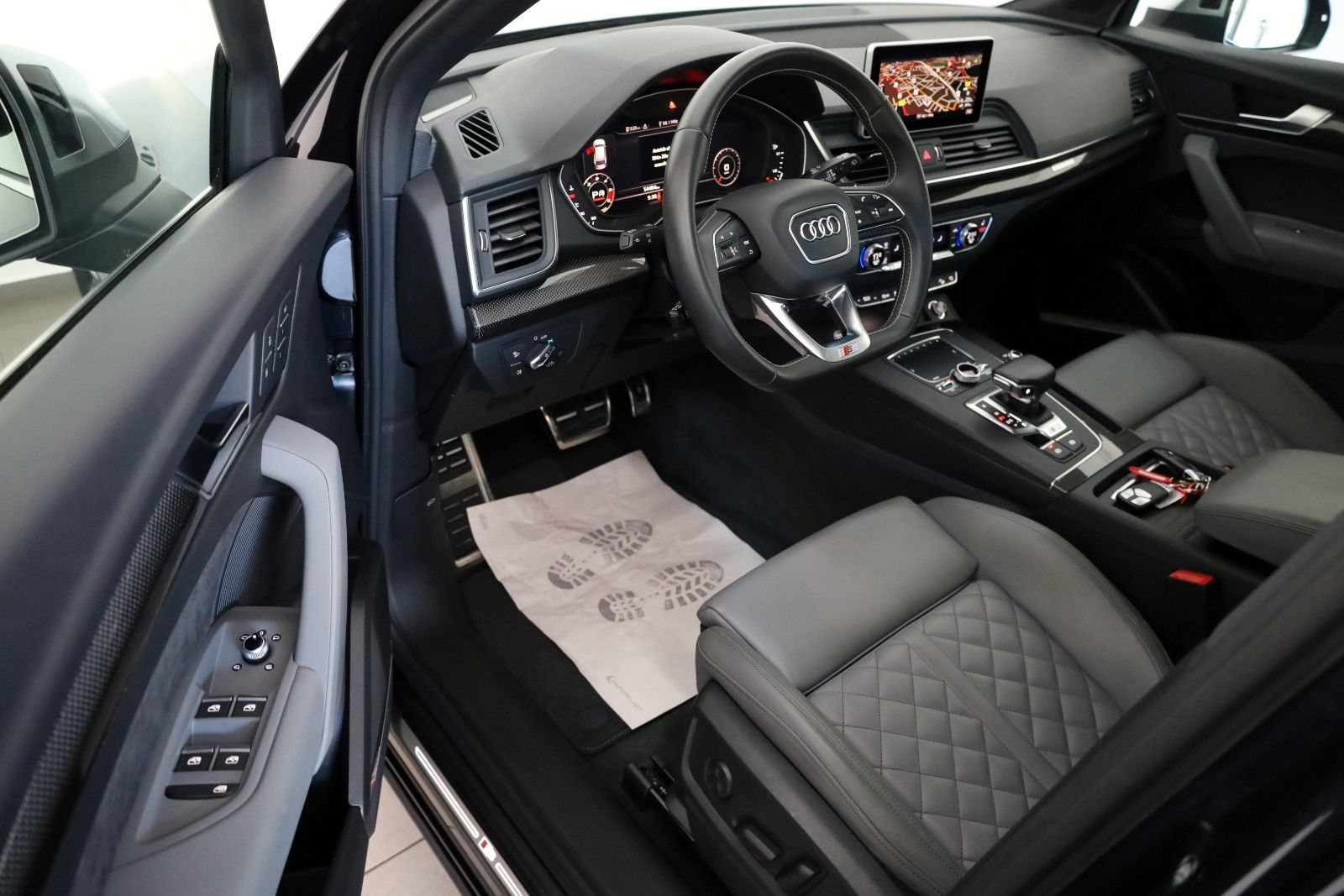 Fahrzeugabbildung Audi SQ5 3.0TDI quattro Tour/Stadt/Parken,PanDach,ACC