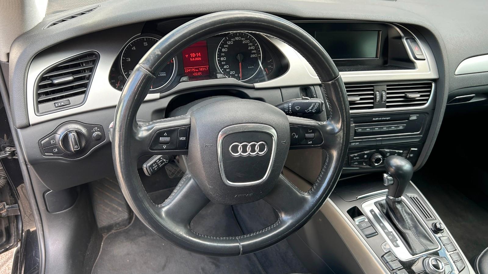 Audi A4 2009 — photo 19