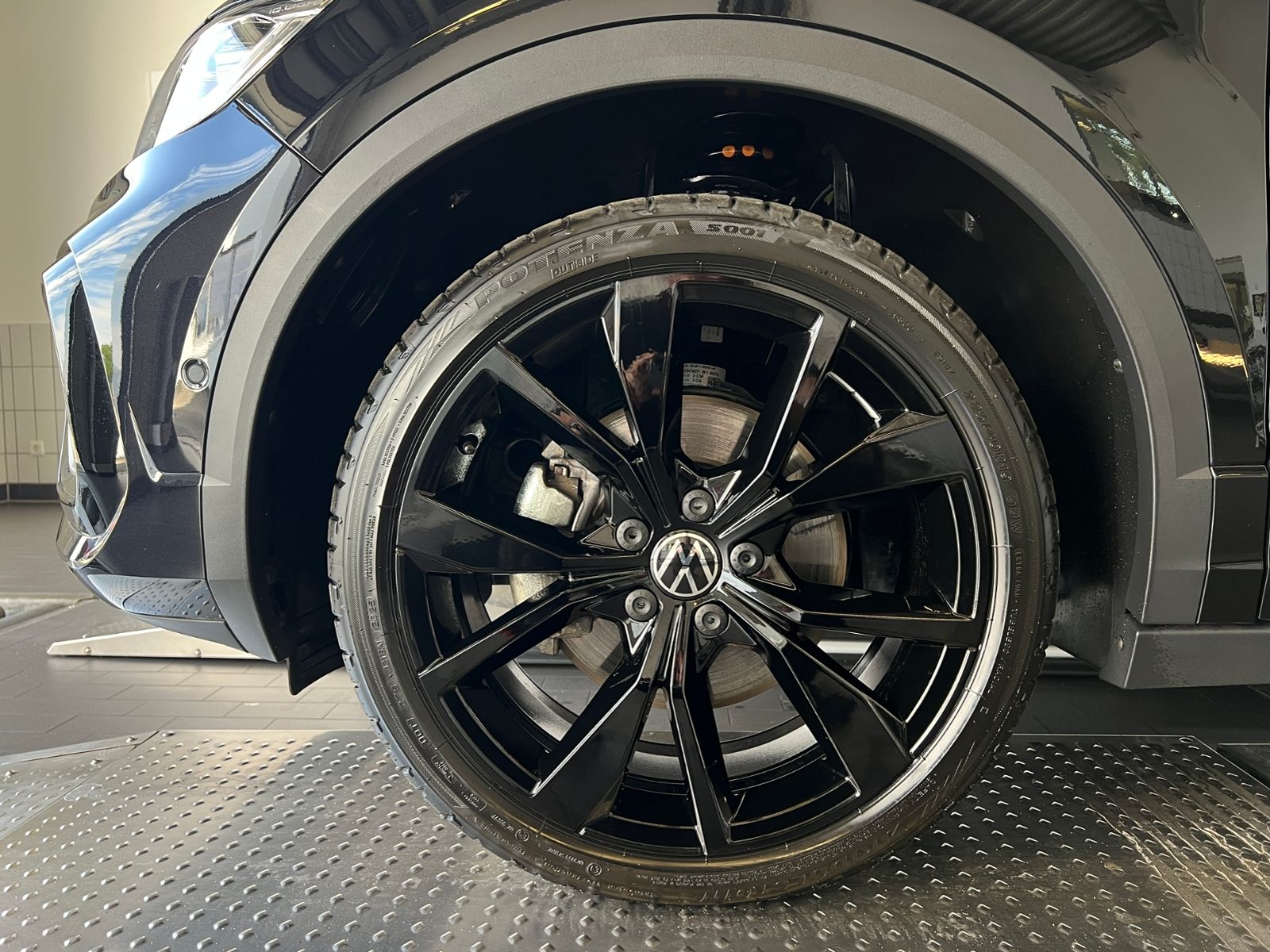 Fahrzeugabbildung Volkswagen T-Roc Cabriolet R-Line 1.5 TSI DSG *BlackStyle,A