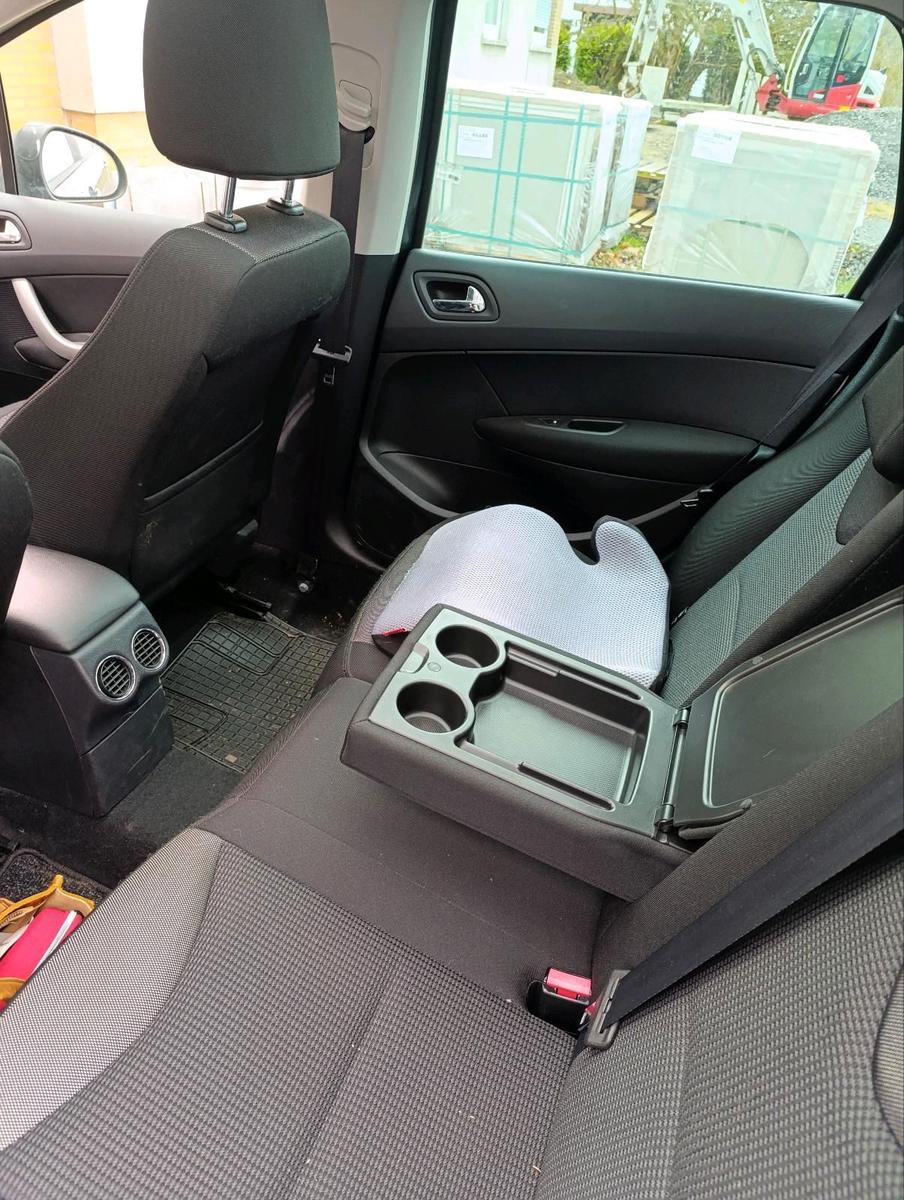 Peugeot 308 2011 — photo 7