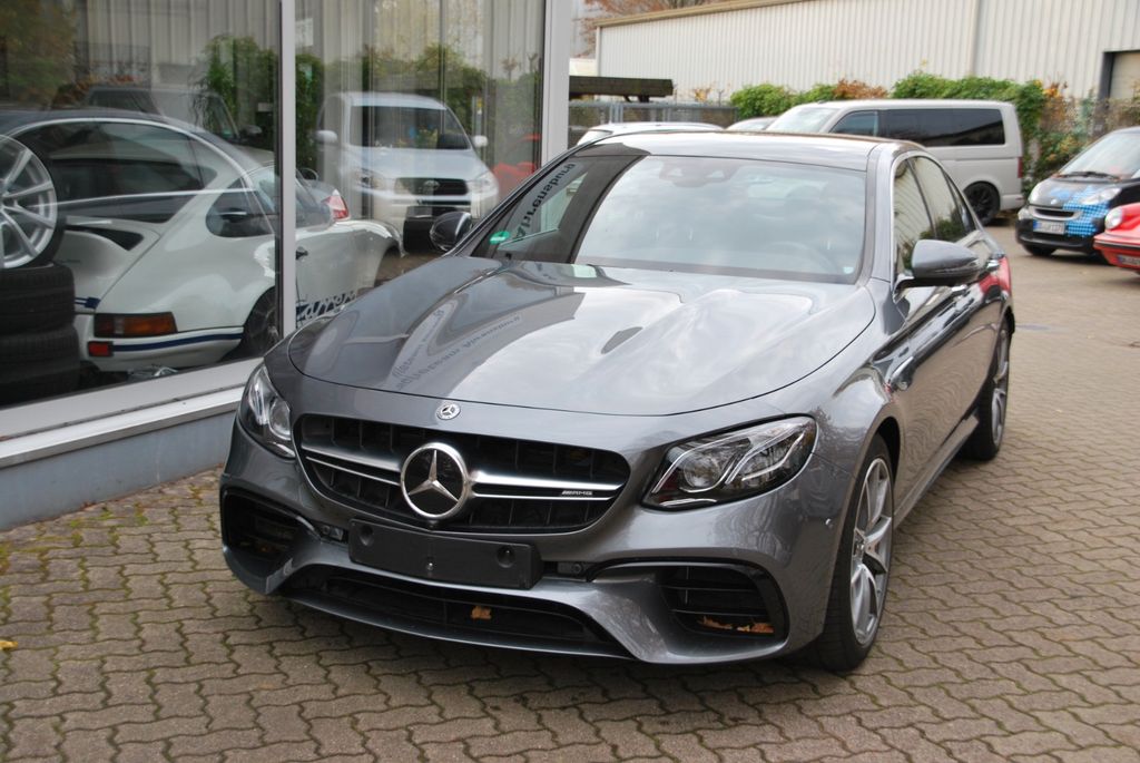 Mercedes-Benz E 63 AMG