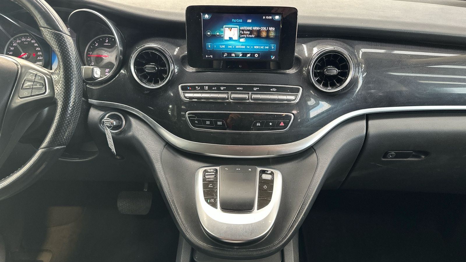 Fahrzeugabbildung Mercedes-Benz V 250 d EDITION extralang AHK*NAVI*KAMERA*17"ALU