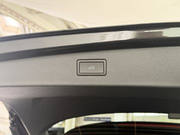 Volkswagen Tiguan 2.0TDI ELEGANCE DSG IQ MATRIX KAM ACC AHK