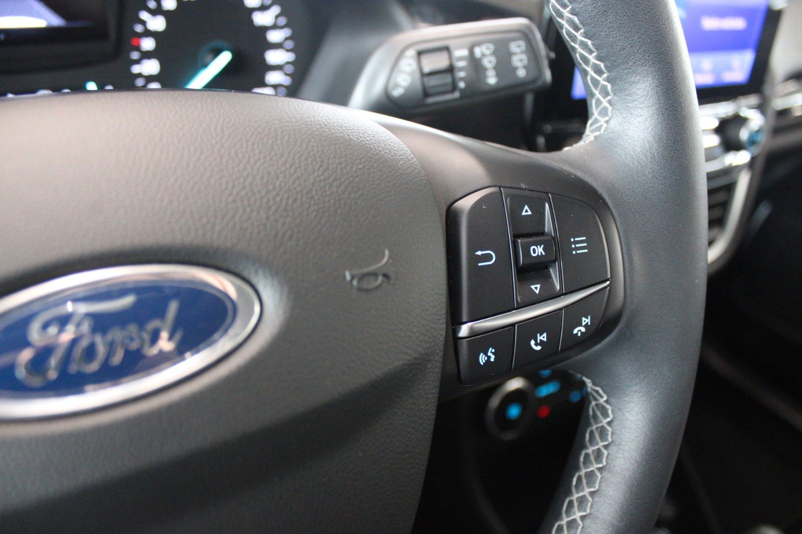 Fahrzeugabbildung Ford Fiesta 1,5 TDCi Cool & Connect 5-trg NAVI LED