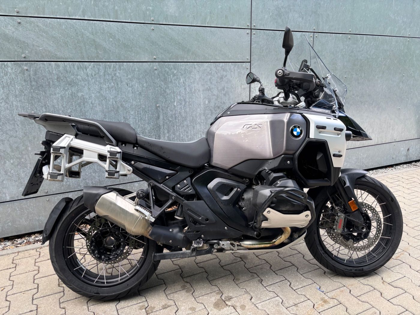 Fahrzeugabbildung BMW R 1300 GS Adventure Triple Black ASA 3 Pakete