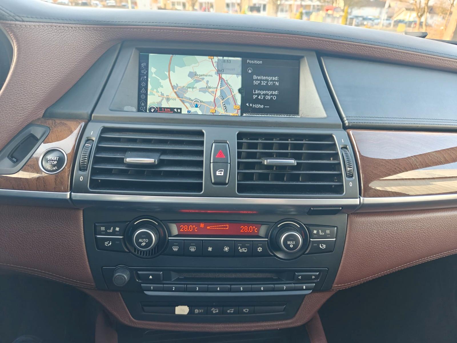 BMW X6 M50d 381 ch • Cuir Merino • Head-up • ACC Stop&Go • Caméras 360° • Toit ouvrant • Attelage