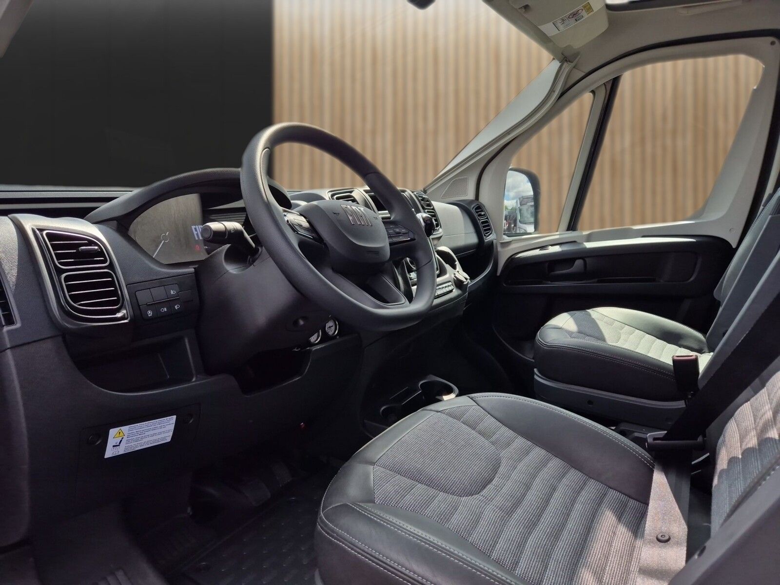 Fahrzeugabbildung Adria Twin Supreme 600 SPB Luftfeder,Dachklima,Pano