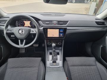 Fahrzeugabbildung SKODA Superb Combi 2.0 TDI 4x4 DSG Style NAVI STNDHZNG