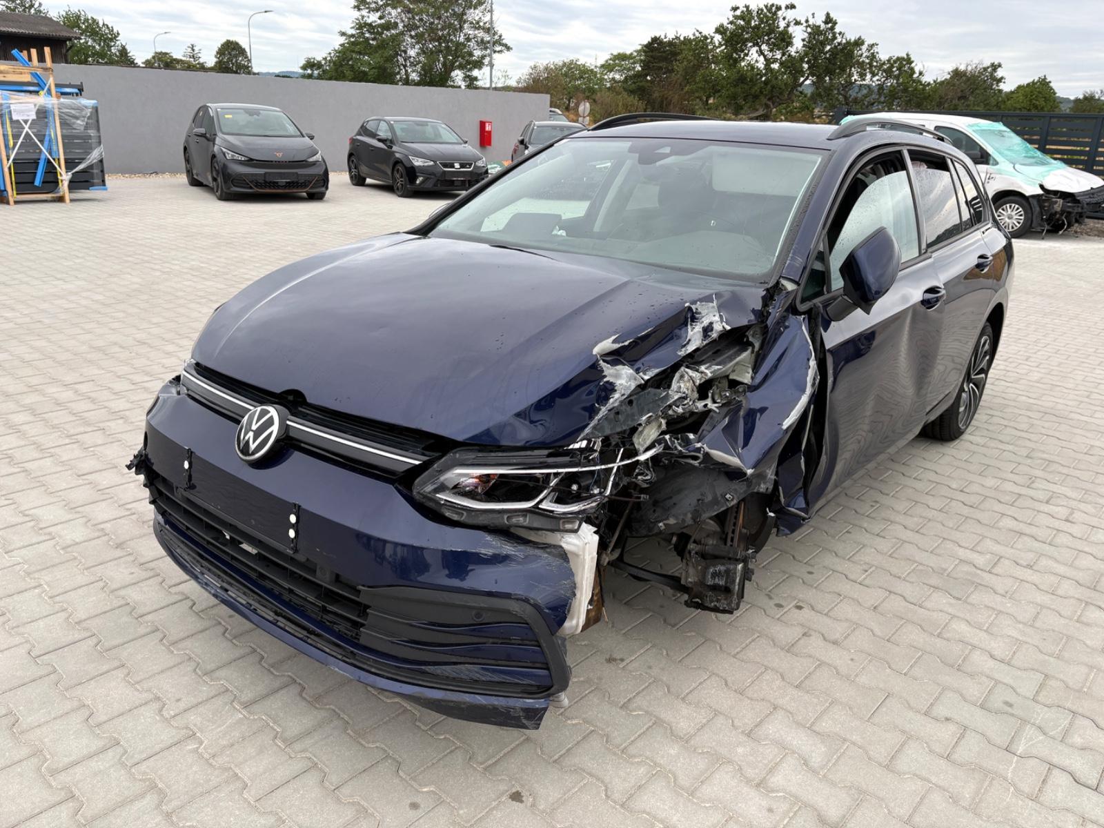 Volkswagen Golf 2.0 TDI SCR DSG Life Variant