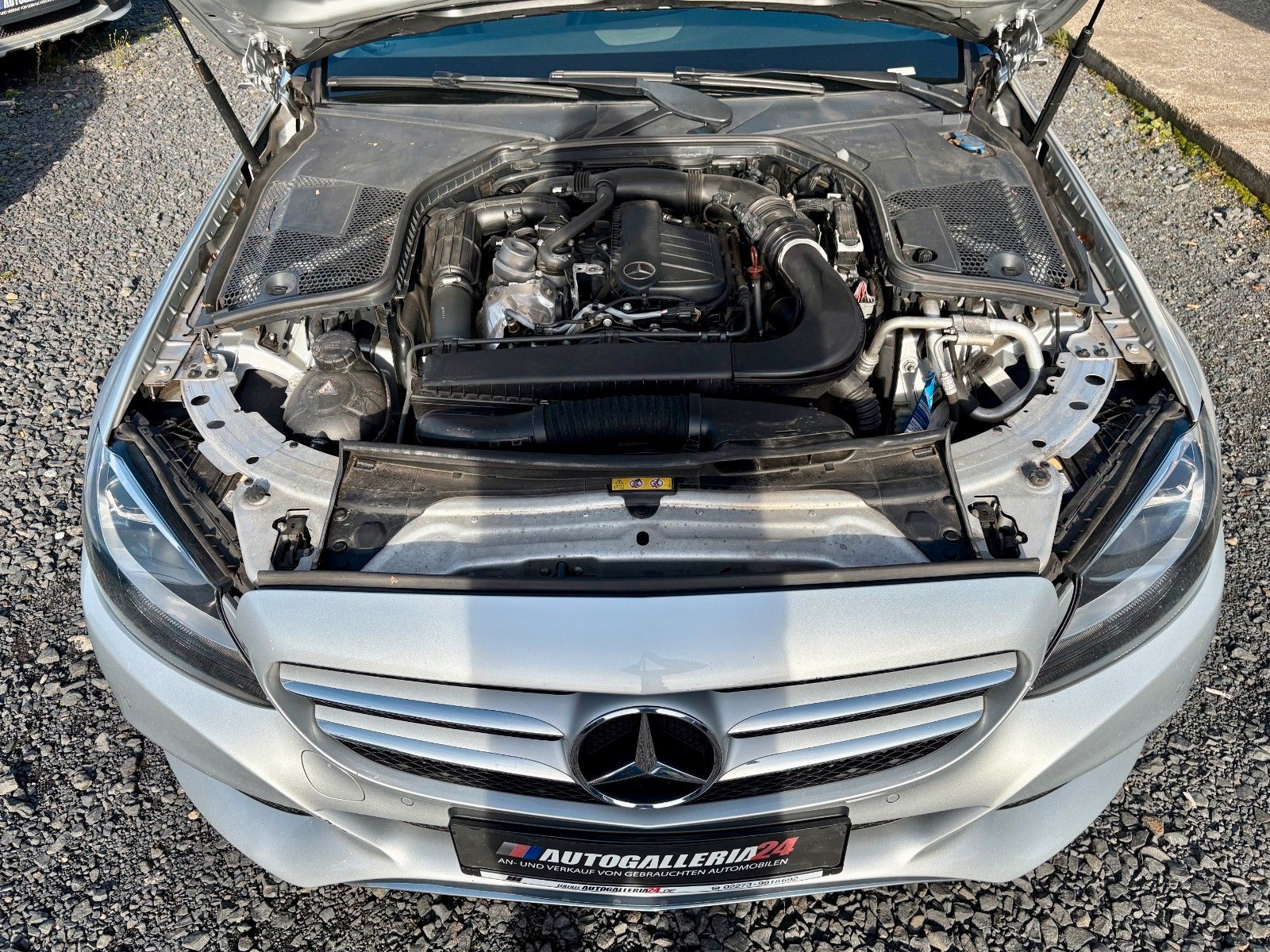 Fahrzeugabbildung Mercedes-Benz C 200 T AVANTGARDE Navi Leder SPORTSITZE PDC 2HD