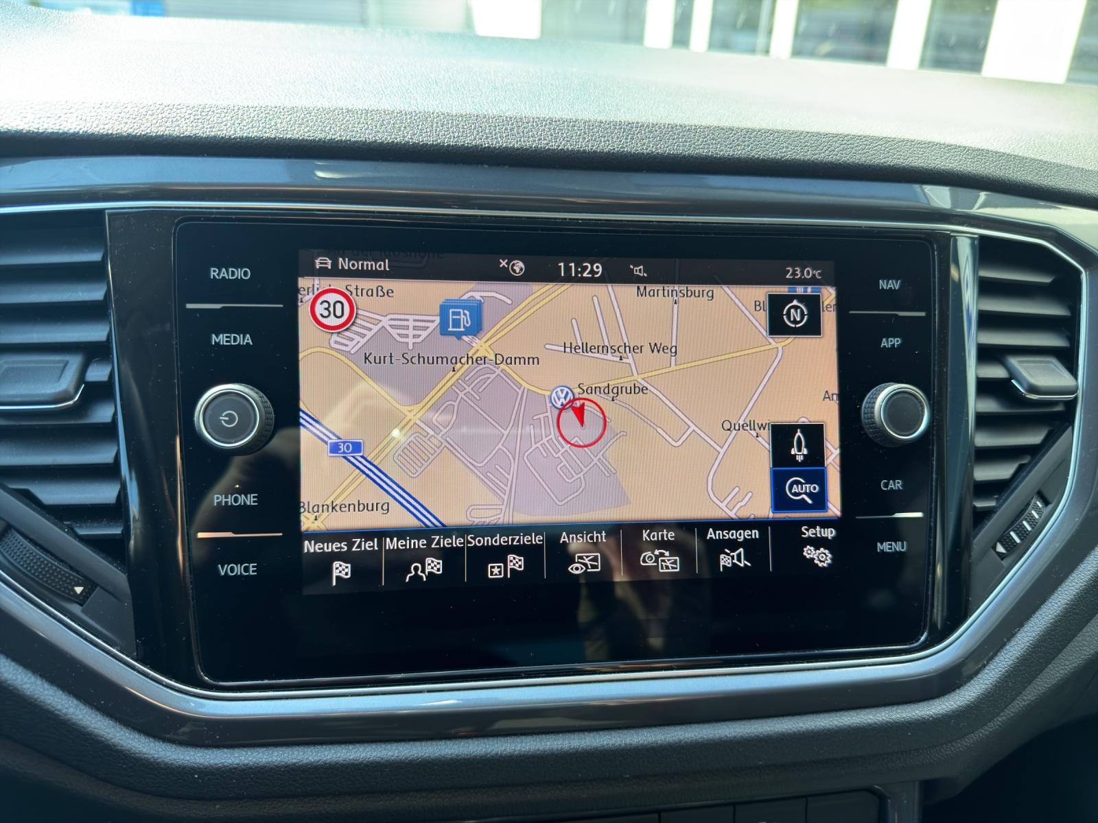 Volkswagen T-Roc 1.5 TSI IQ.DRIVE  AHK Navi LED PDC LM Temp