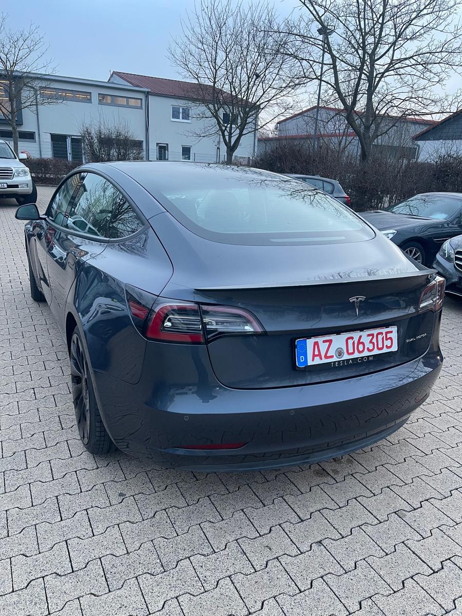 Tesla Model 3 Performance Dual AWD
