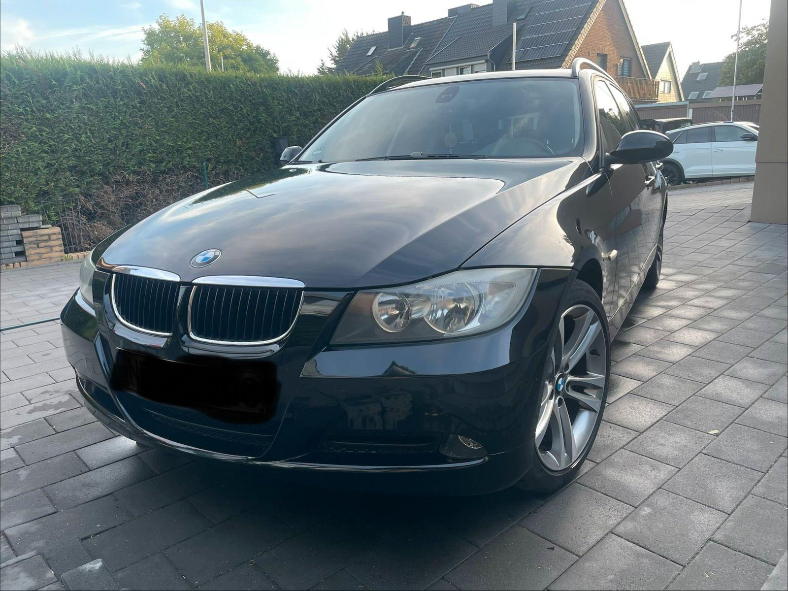 BMW 318 2007 — interior