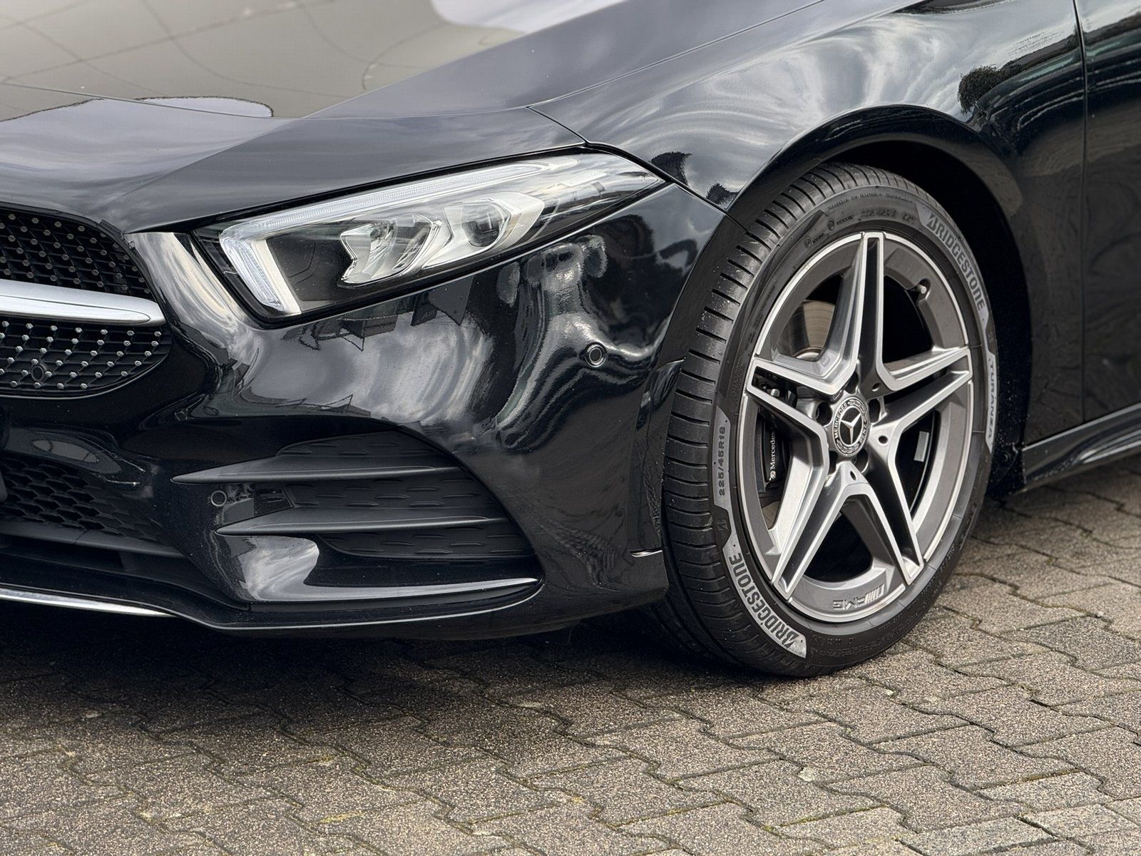 Fahrzeugabbildung Mercedes-Benz A 200 AMG*LED*NAVI-PREMIUM-PAKET*SITZHEIZUNG