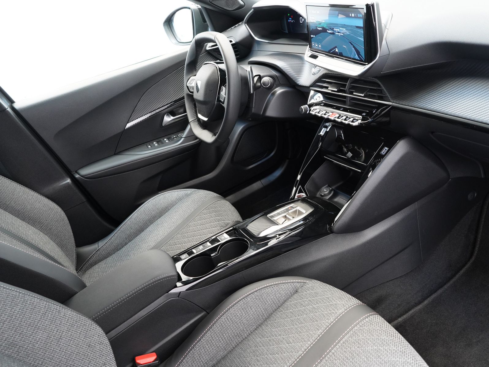 Fahrzeugabbildung Peugeot 2008 1.2 PureTech 130 Allure LED/NAVI/ACC