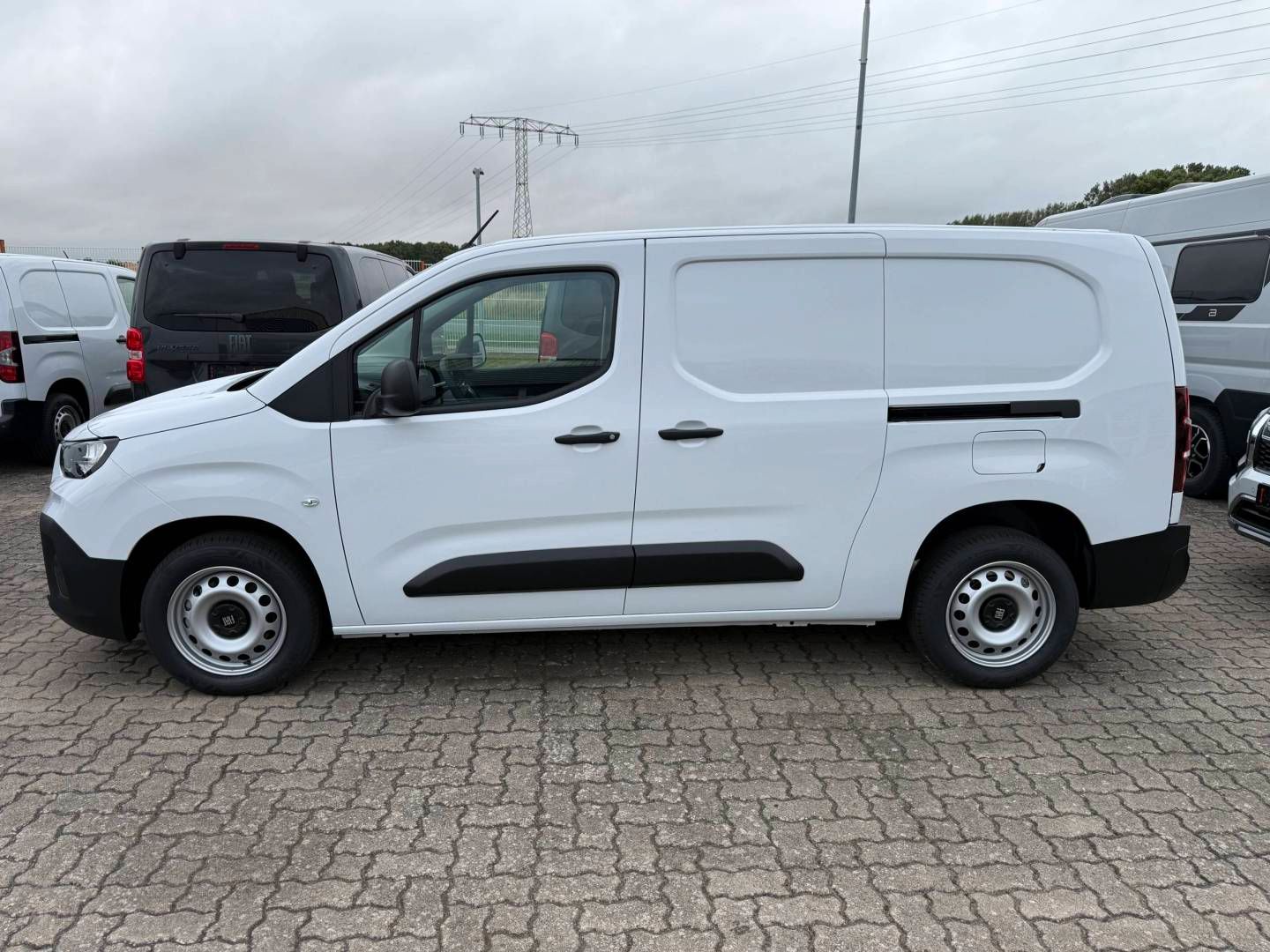 Fahrzeugabbildung Fiat Doblo XL