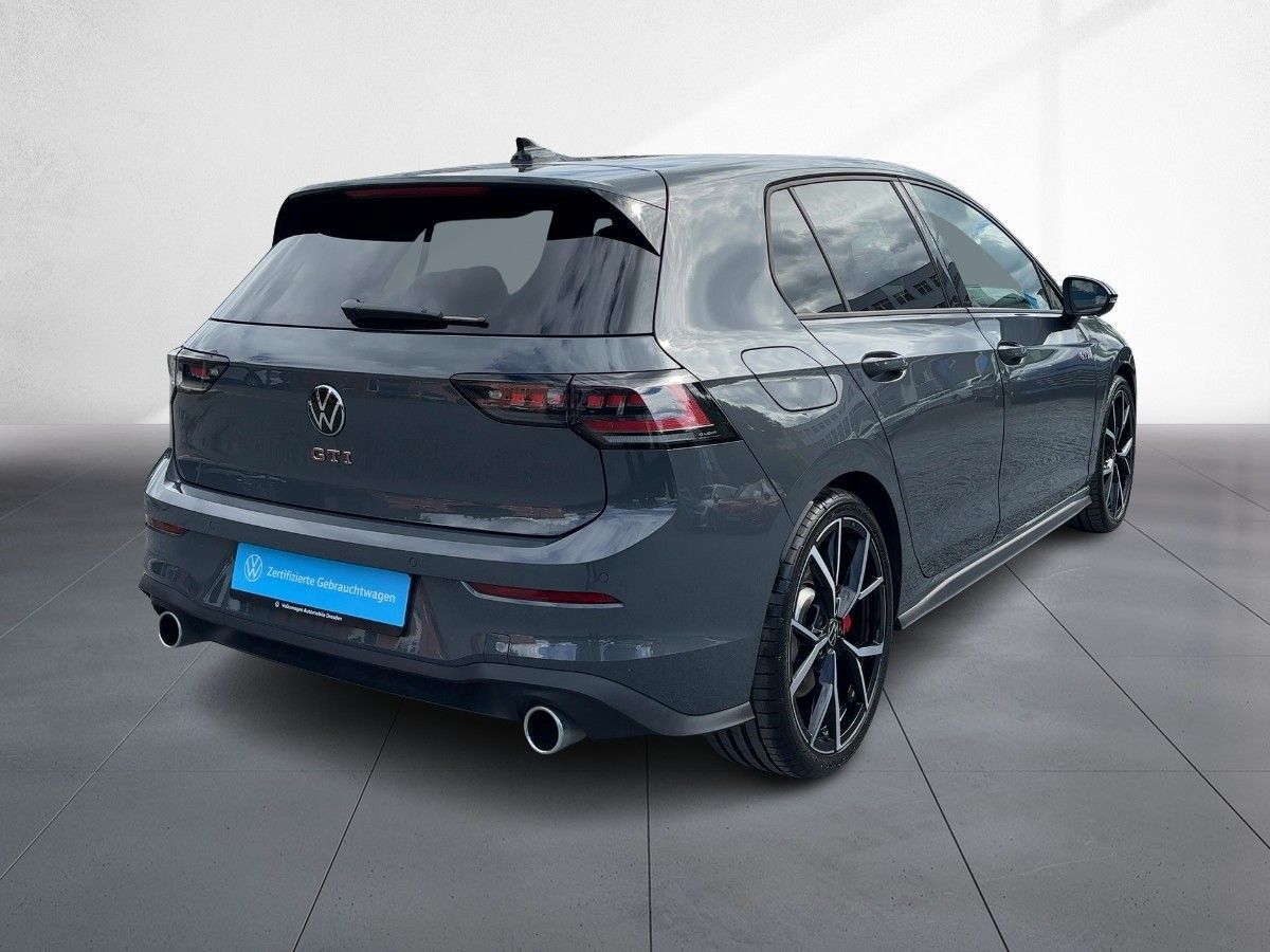 Volkswagen Golf VIII GTI 2.0 TSI DSG IQ AREA HARMAN TRAVEL foto 4