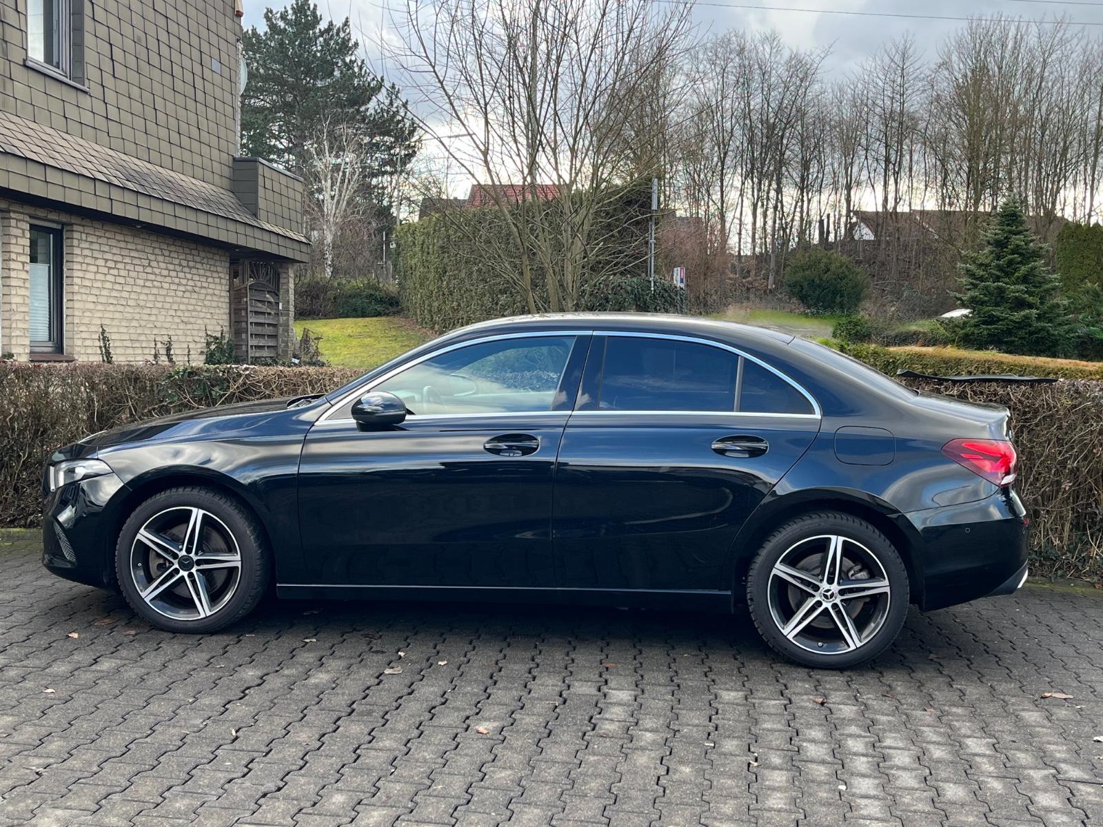 Mercedes-Benz A 250e Limousine Progessive LED Ambiente