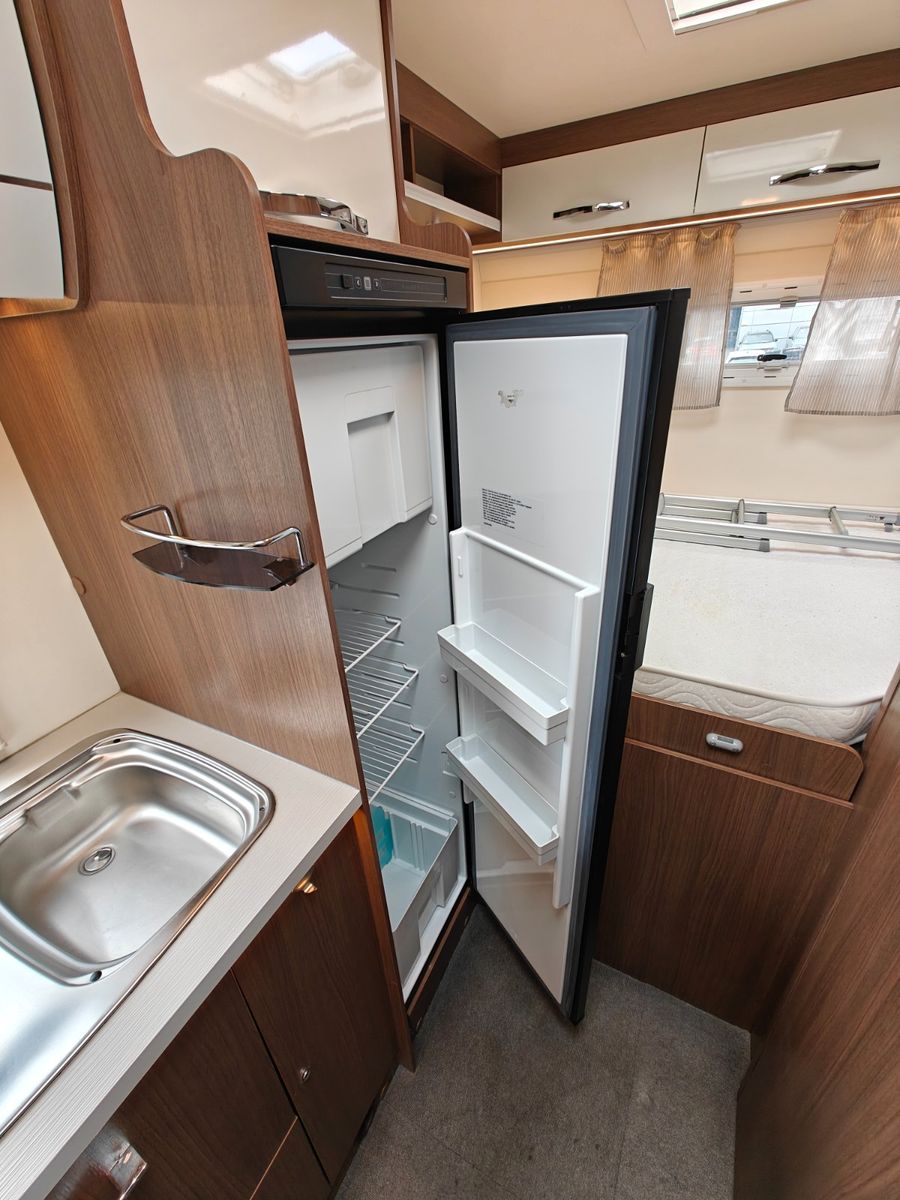 Fahrzeugabbildung NobelART A-9000 - SAT, TV, 2x Solar, AHK, Querbett -